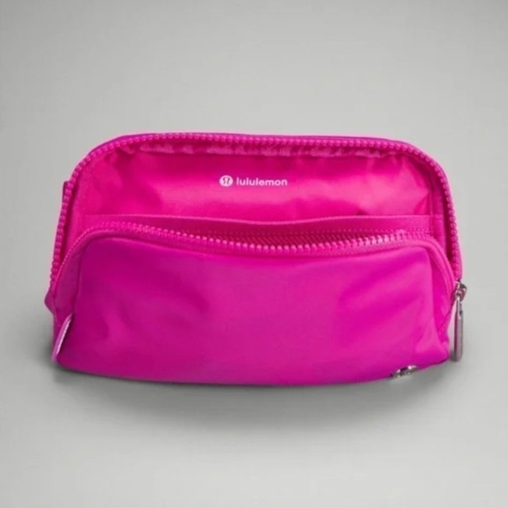 Lululemon Everywhere Belt Bag in Sonic Pink - Picture 7 of 8